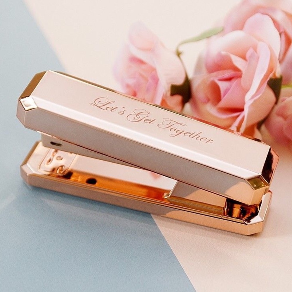 Ted Baker TASMINA
Diamond-ended stapler